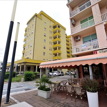 Laura Confortevole E Rilassante Climatizzato A Due Passi Dalla Spiaggia